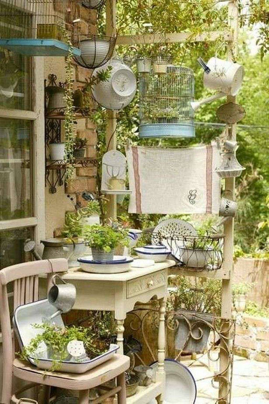 Smart Antique Garden Decor Ideas