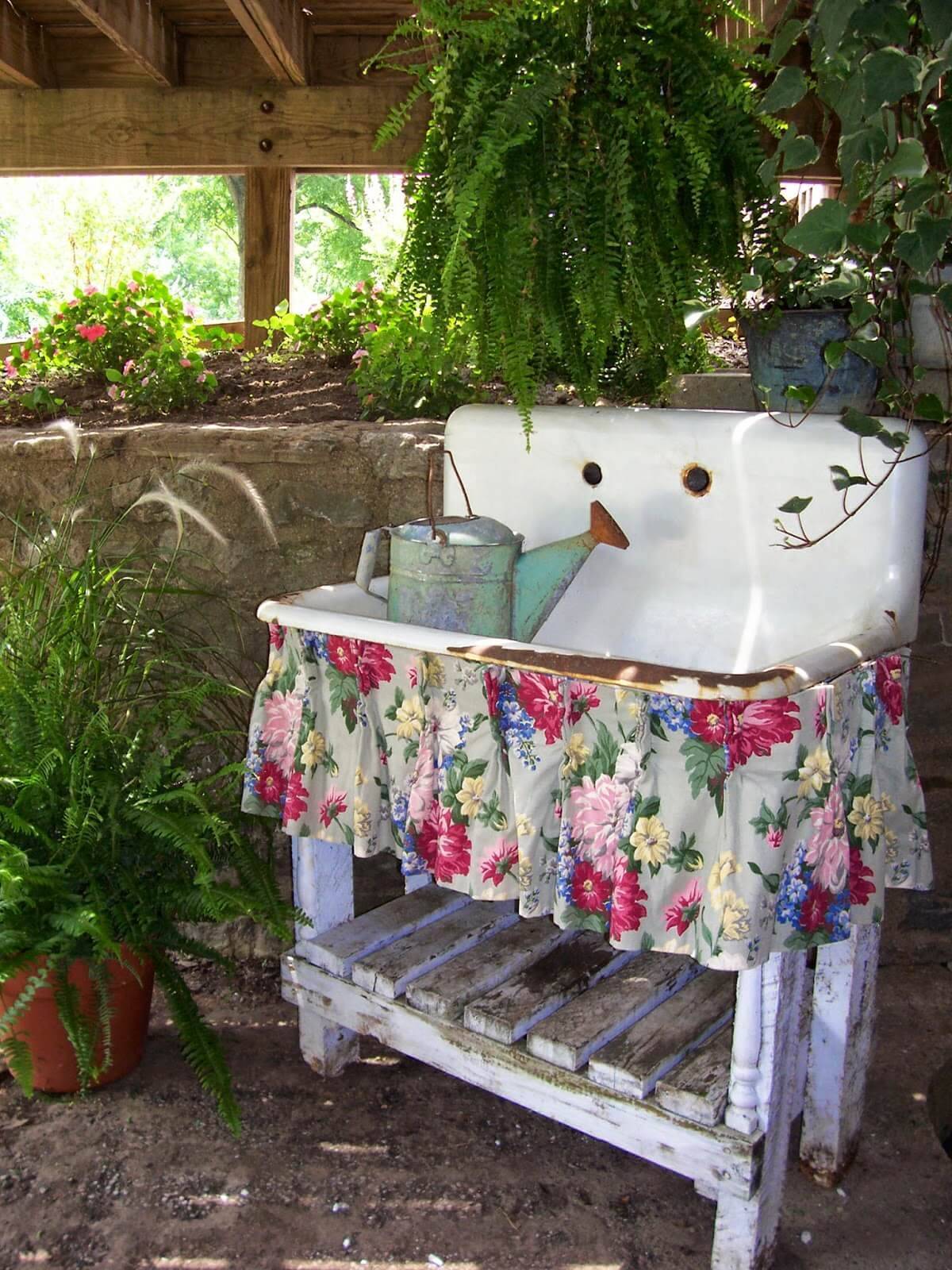 Pretty Vintage Garden Decor