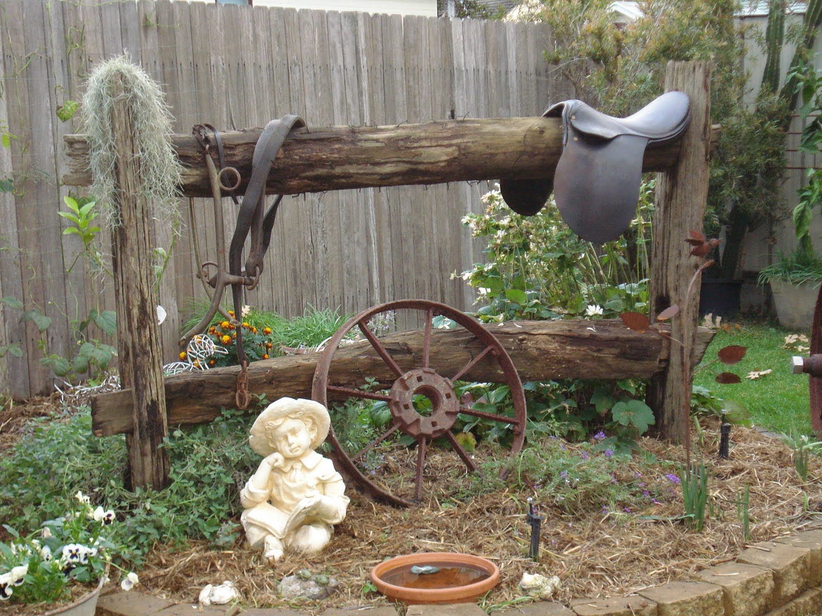 Creative And Rustic Garden Diys Rustic Gardens