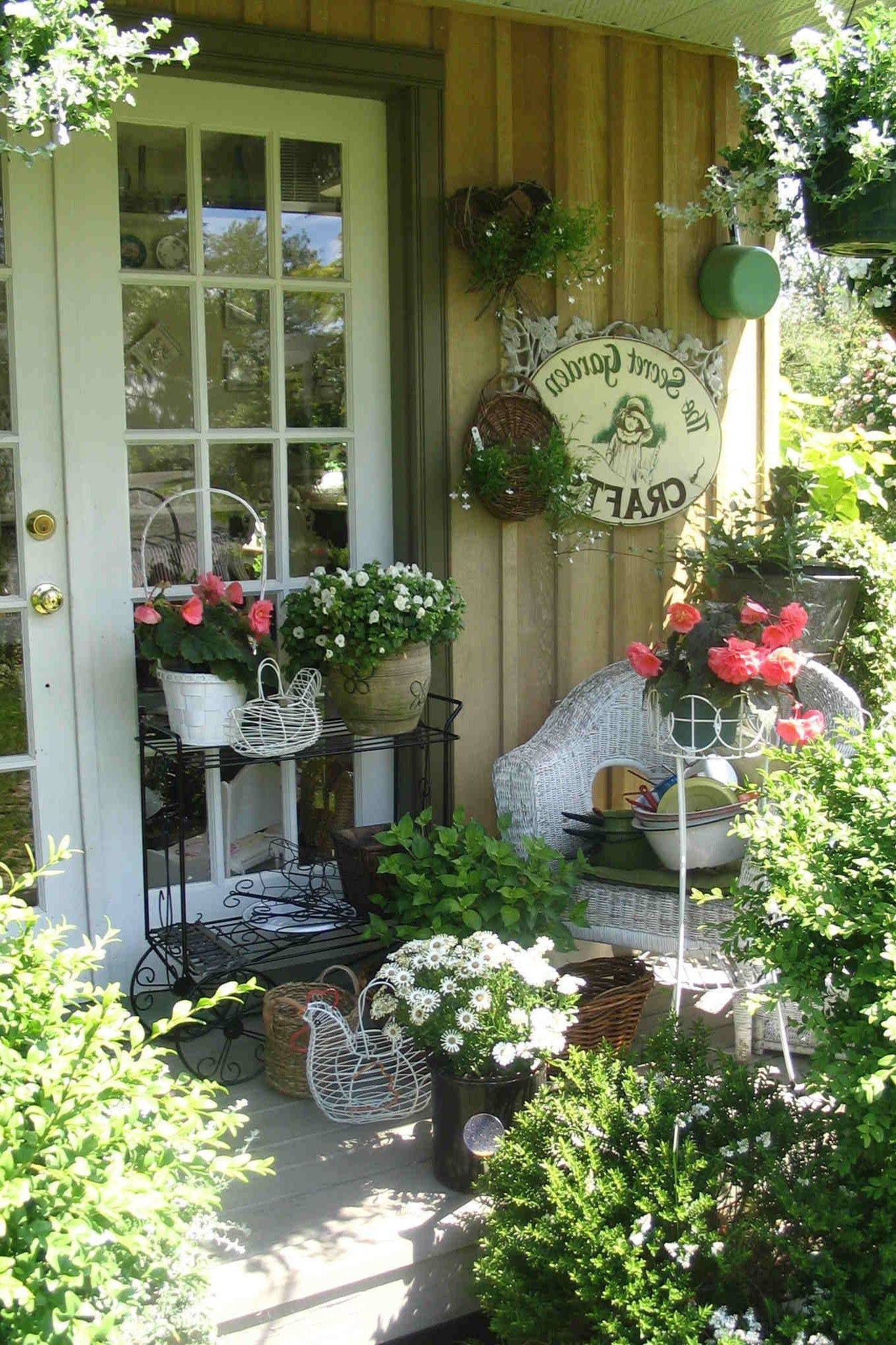 18 Country Garden Decor Ideas To Consider | SharonSable