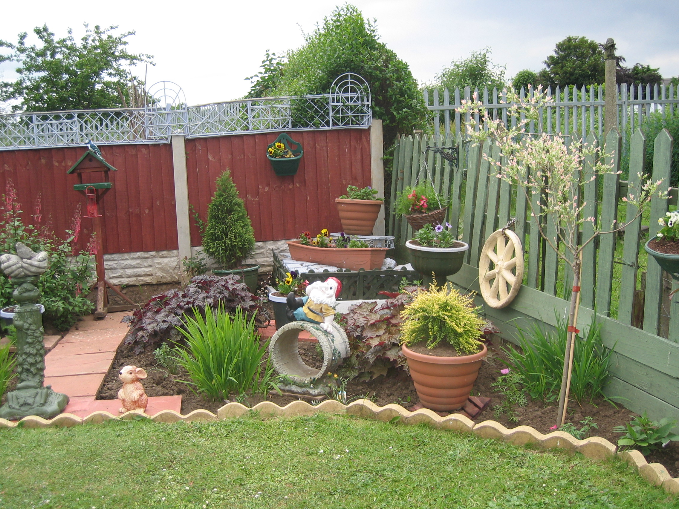 Inspiring Rustic Garden Gates Design