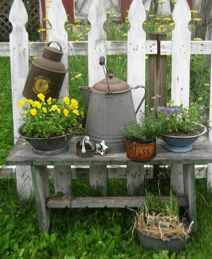 Cozy And Relaxing Country Garden Decoration Ideas You Will Totally Love