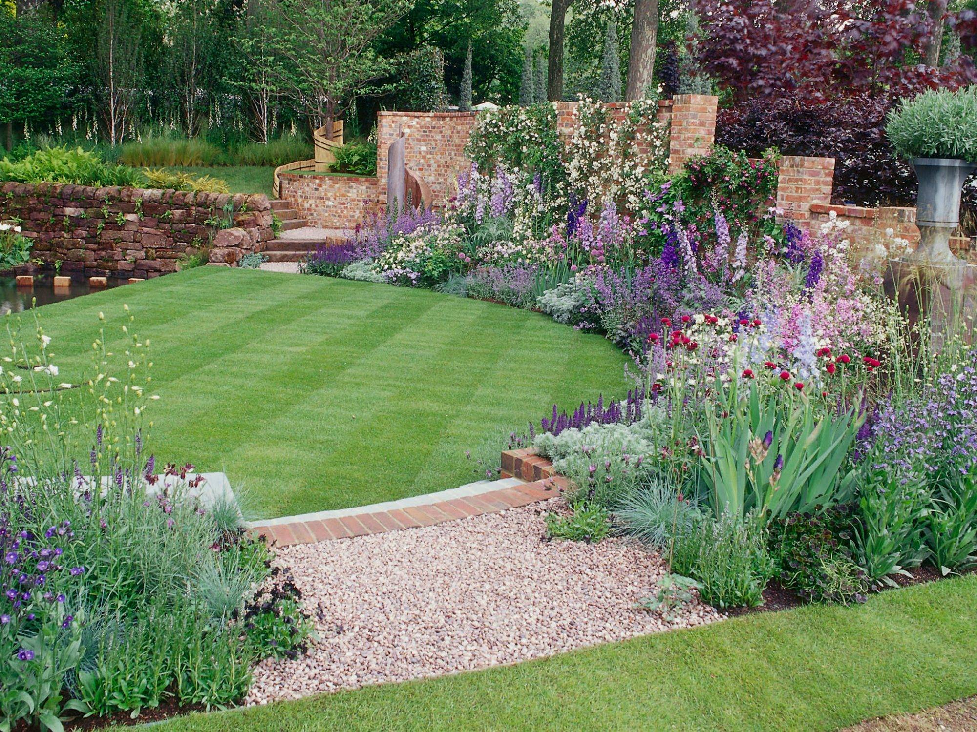 Traditional Outdoor Patio Designs