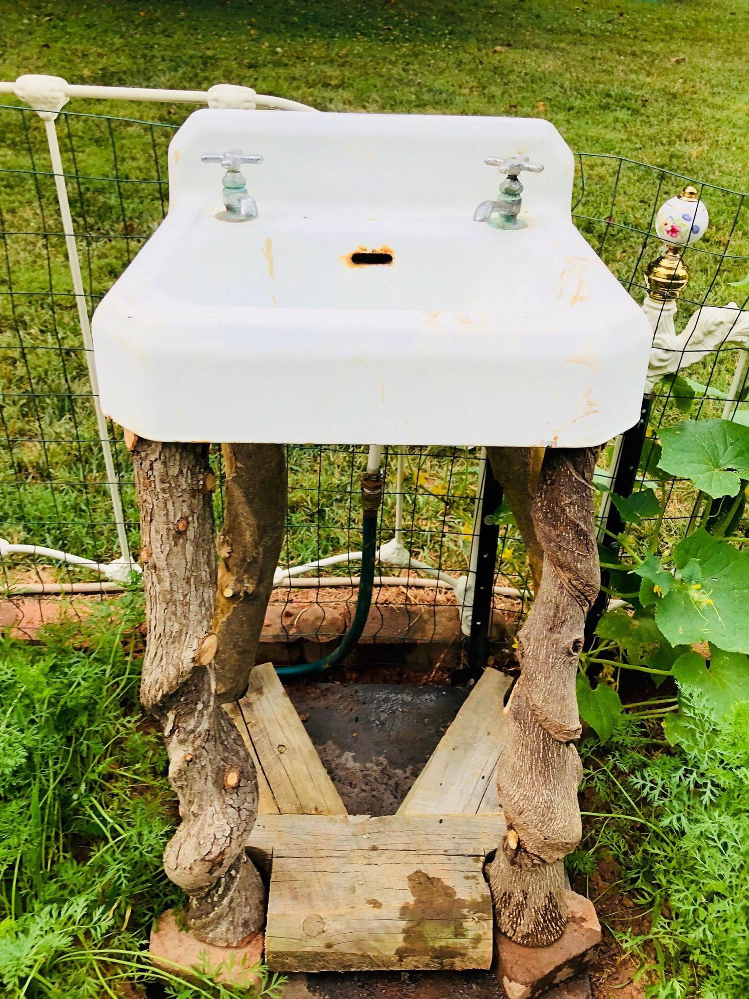 Vintage Free Standing Kitchen Sinks