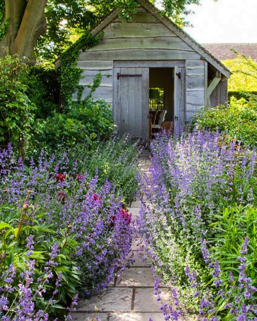 A Stunning Cottagestyle Garden Reliable
