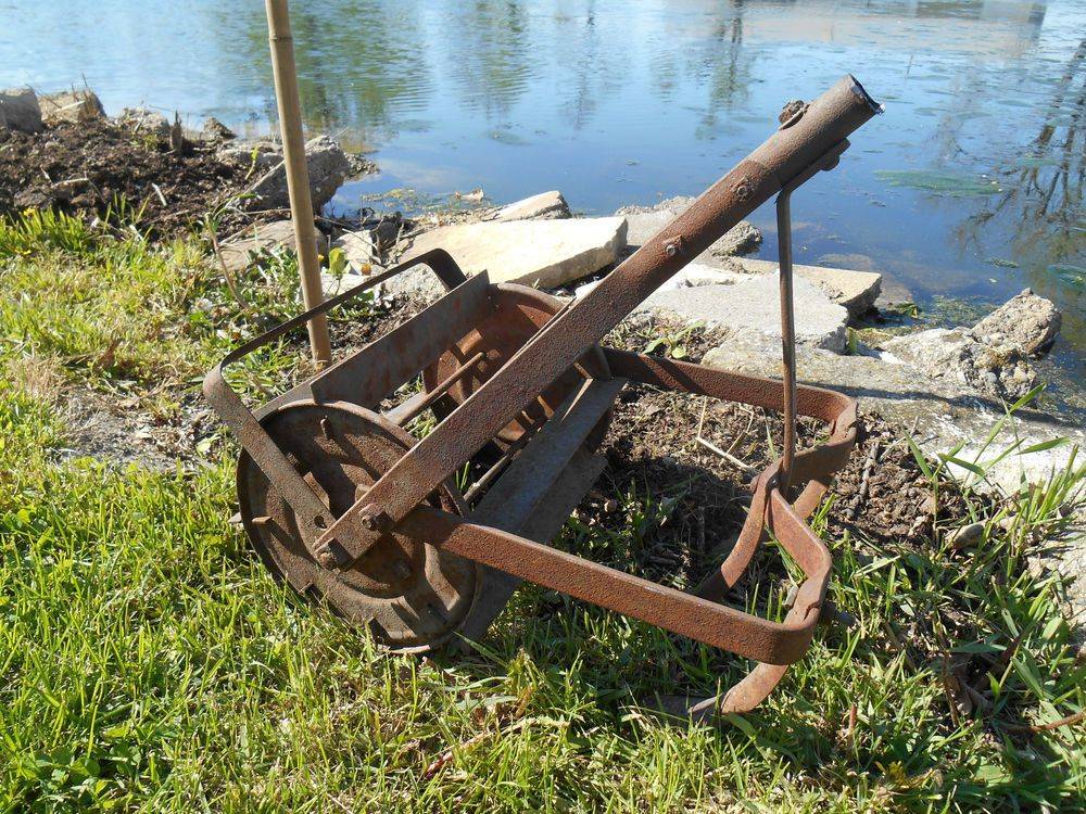 Vintage Garden Hand Cultivator