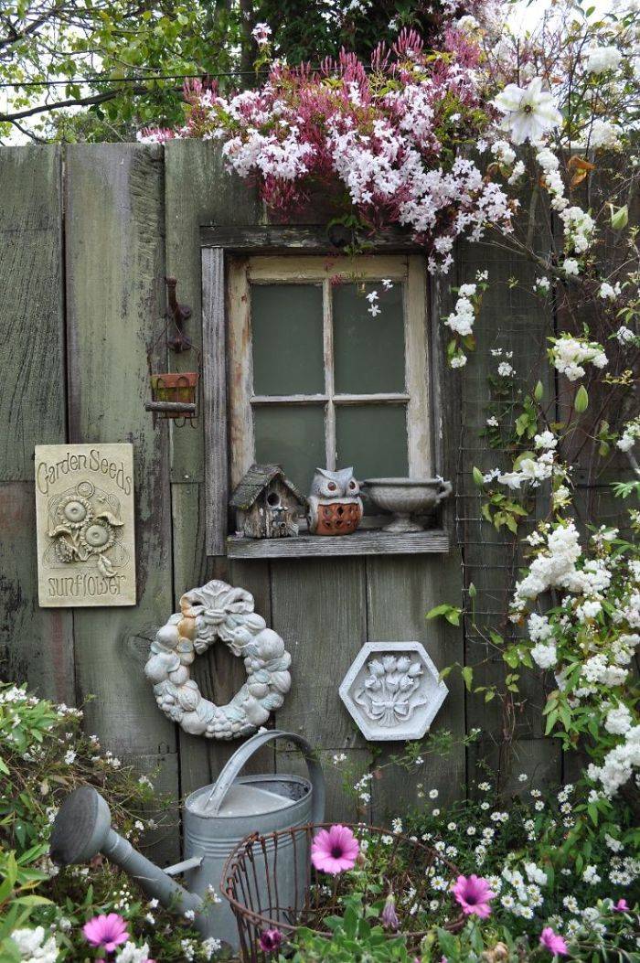 Creative Garden Fence Decoration Ideas