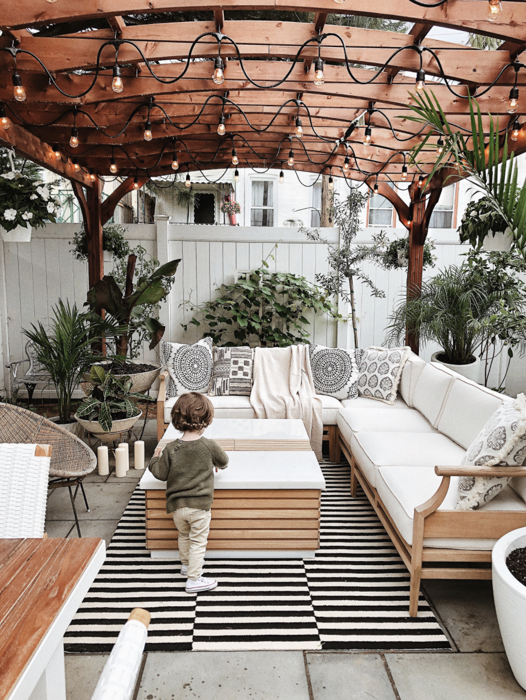 Awesome Backyard Patio Deck Design