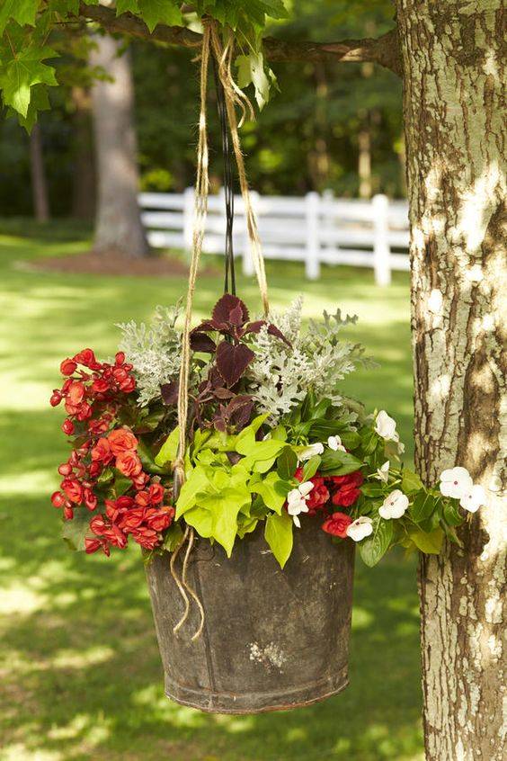 Simple Diy Vintage And Rustic Garden Decor Ideas