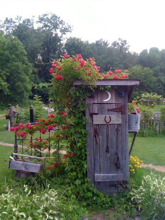 Cute Little Garden Cottage Garden
