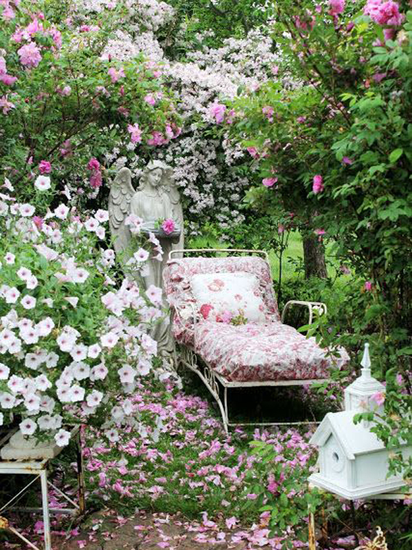 Adorable Shabby Chic Garden Decoration Ideas