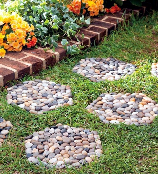 Beautiful Diy Stepping Stone Ideas