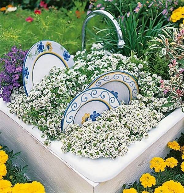 Vintage Garden Decor Ideas