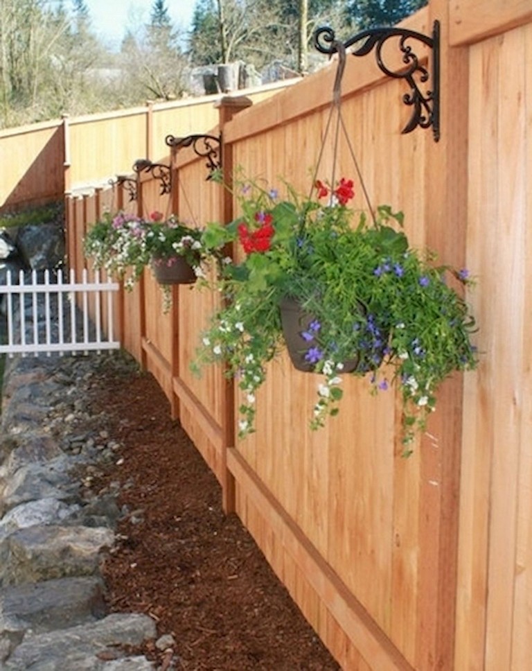 Best Garden Fence Decoration Ideas