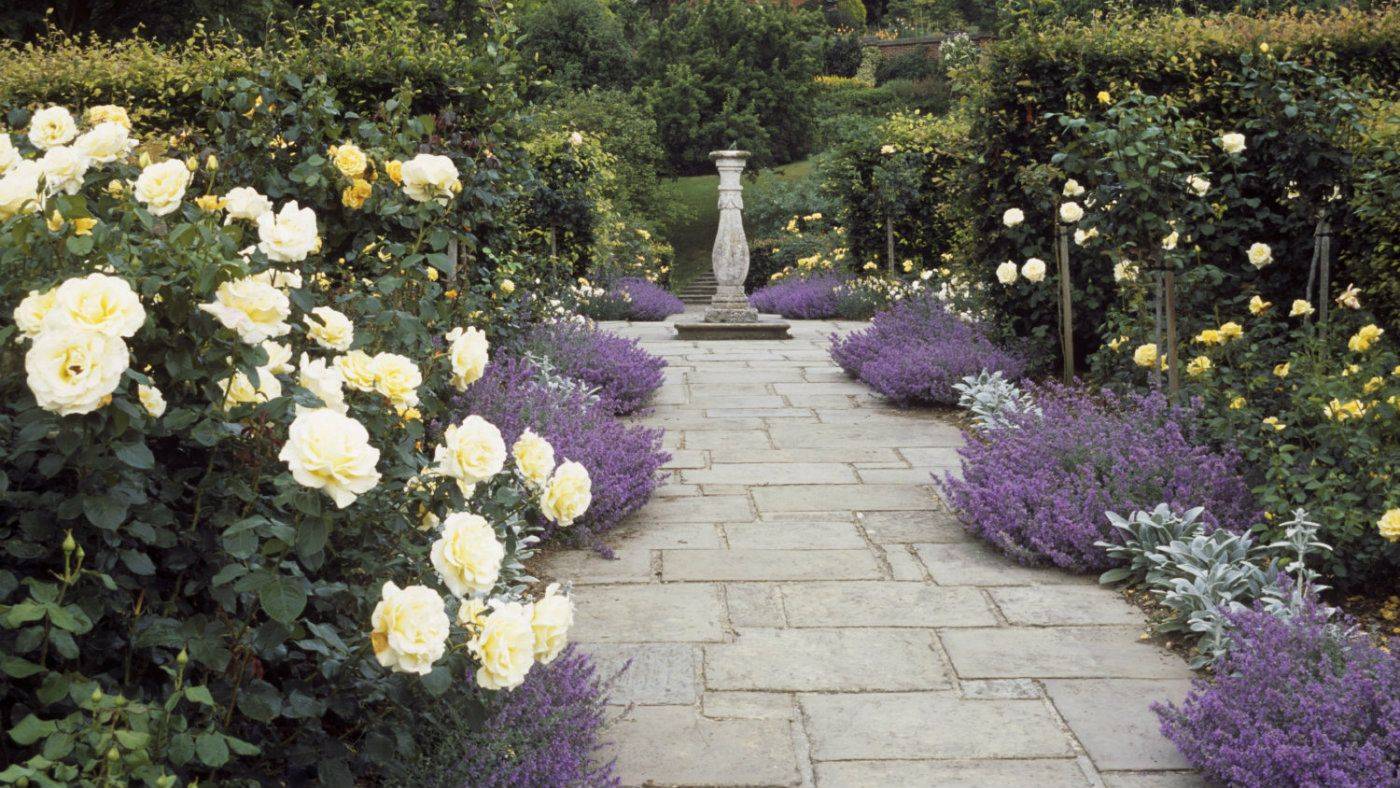 Amazing Formal English Garden Designs