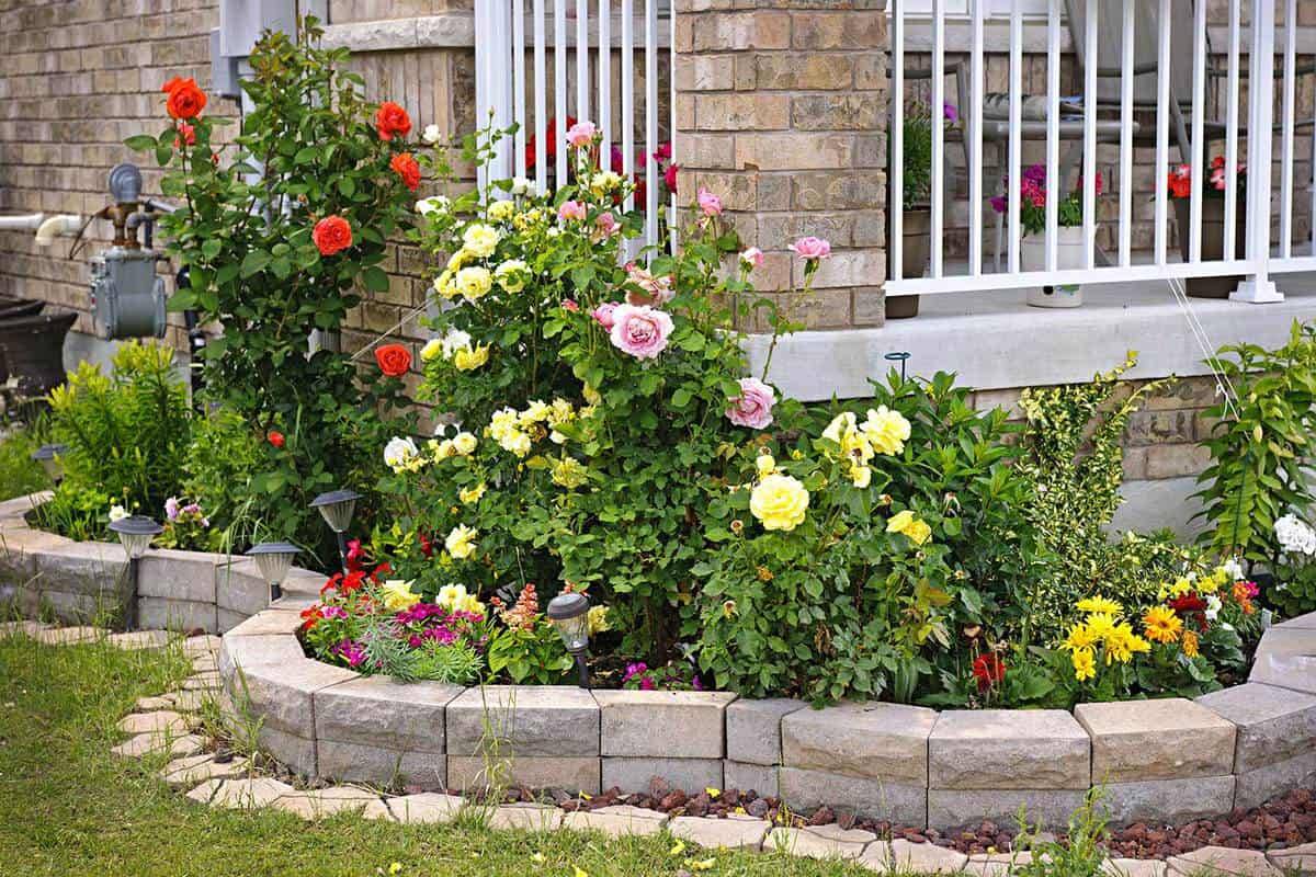 Fancy Garden Bed Borders Ideas