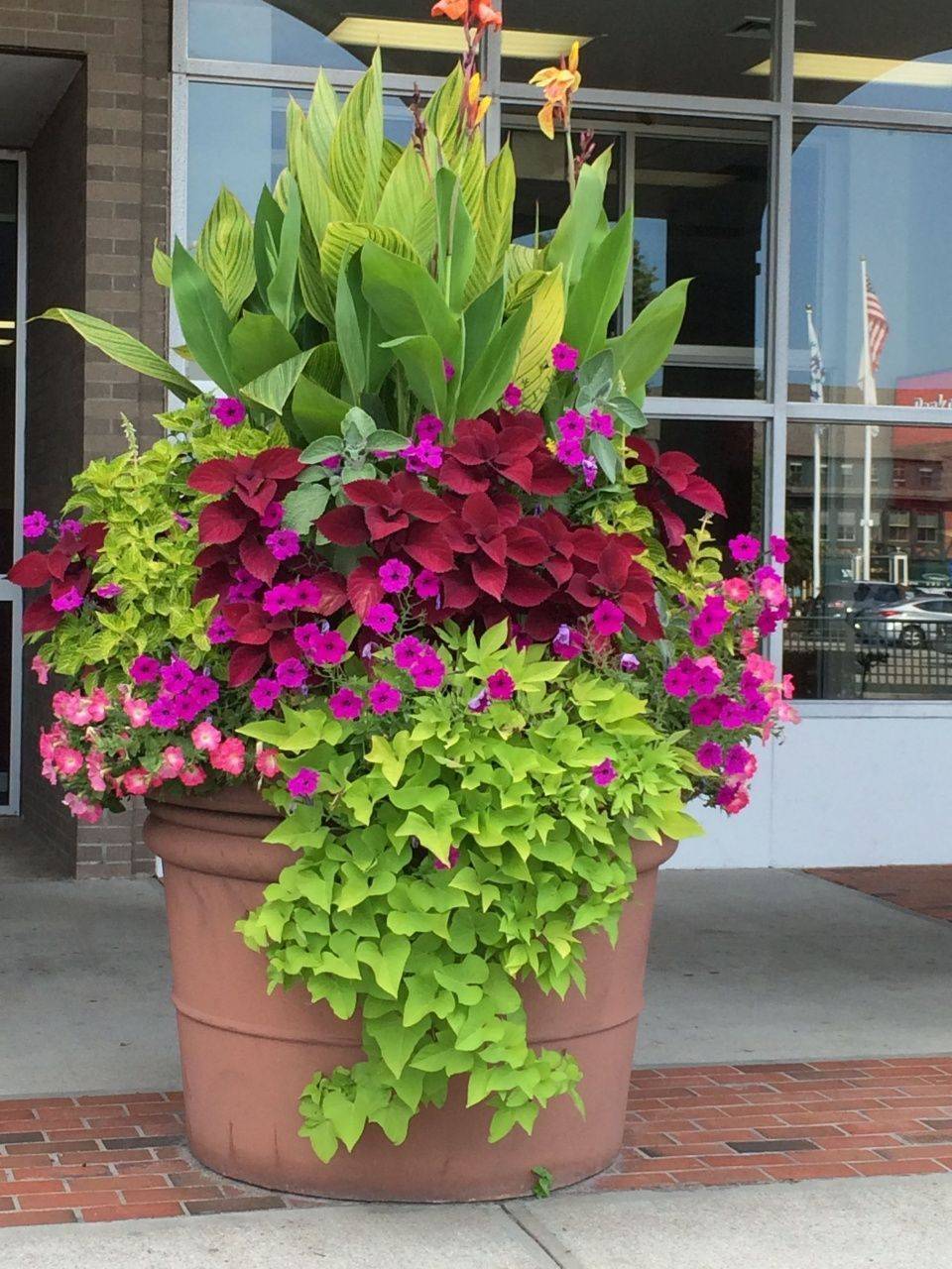 Veradek Midland Tall Square Planter Square Planters