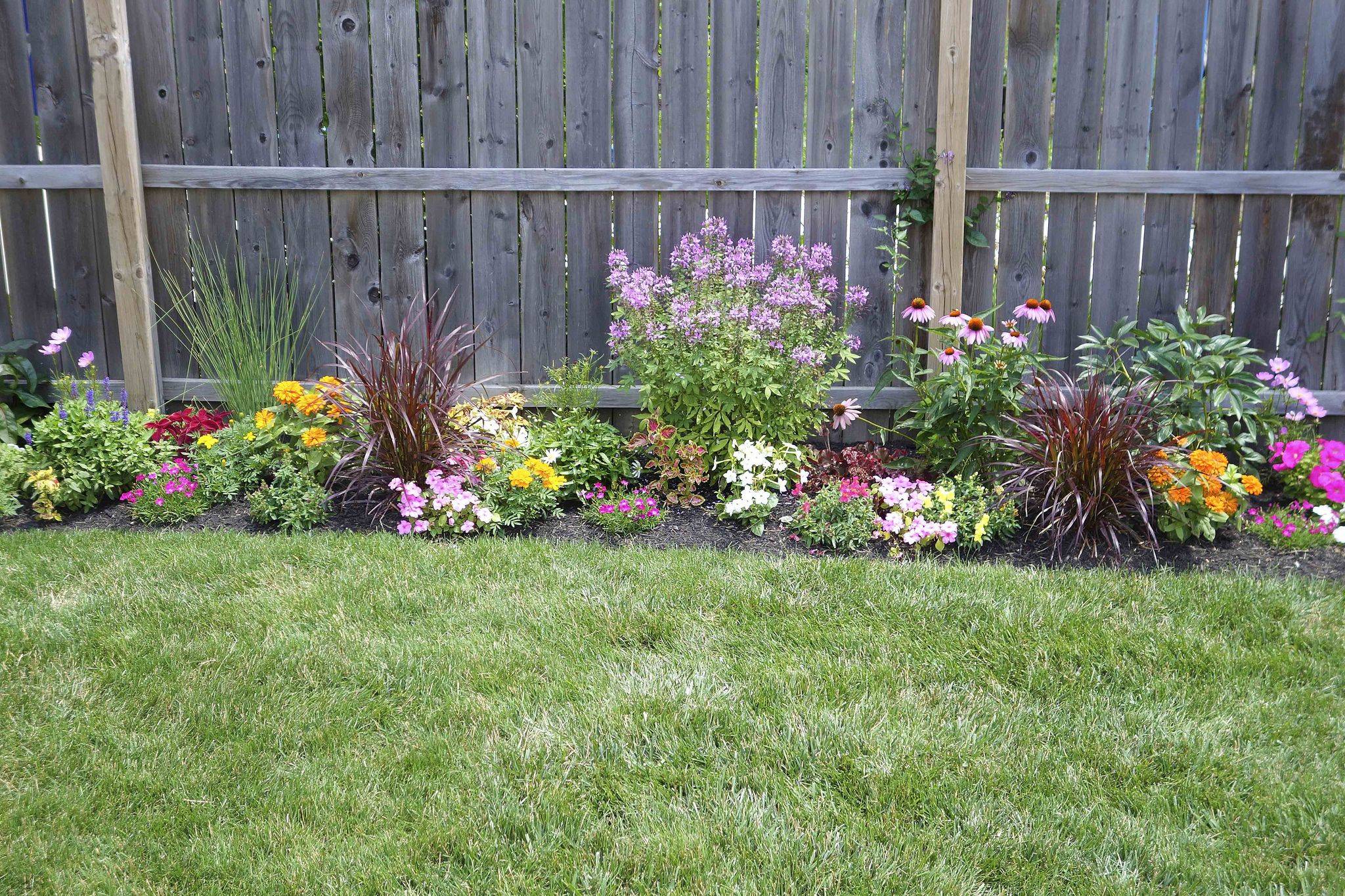 Marvelous Incredible Flower Beds Ideas