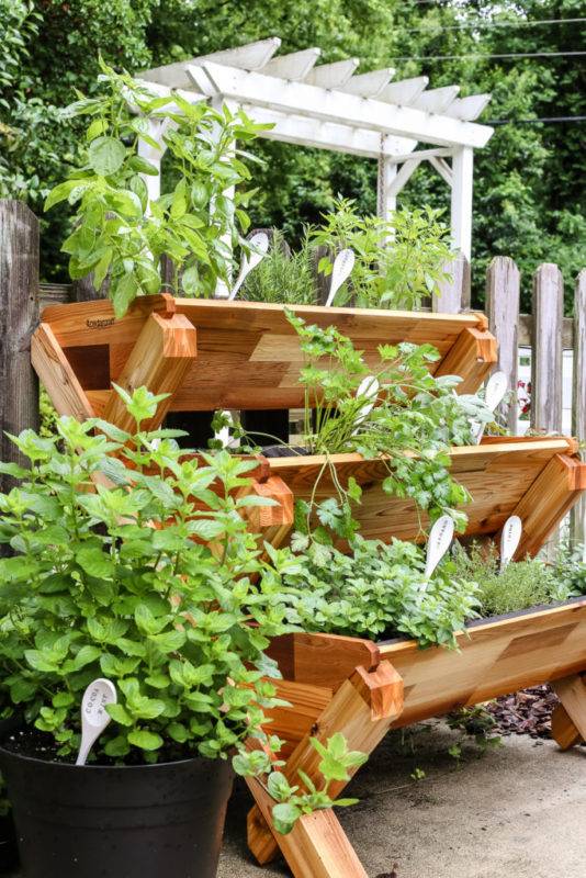 Diy Tiered Herb Garden Tutorial Bigdiyideascom