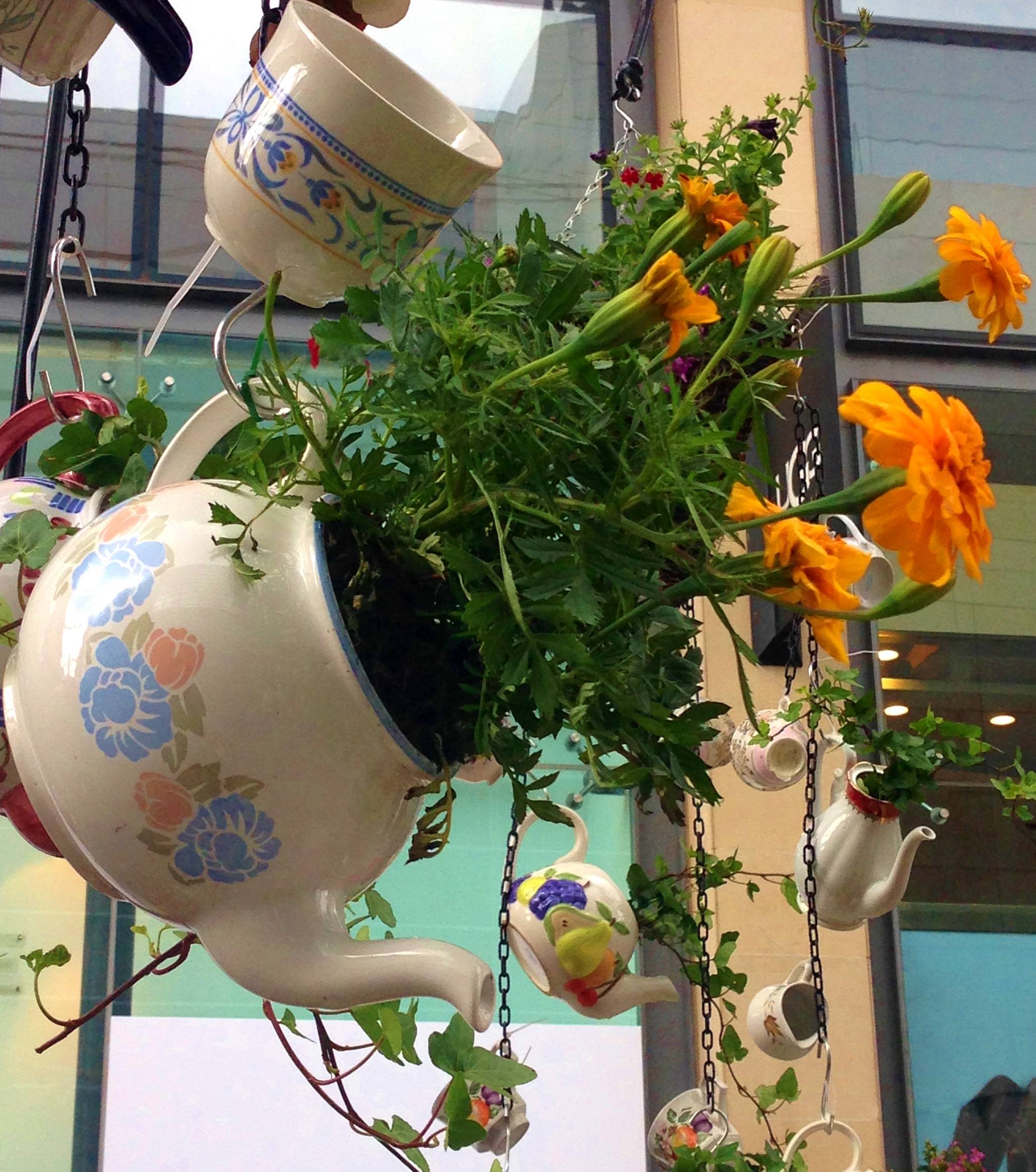 21 Teapot Garden Ideas You Should Look SharonSable