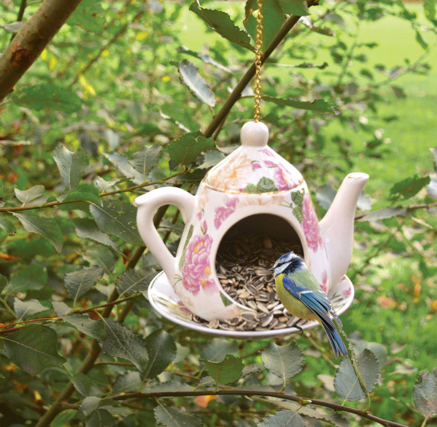 Fascinating Teapot Garden Decor Ideas