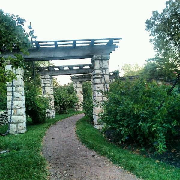 Laura Conyers Smith Municipal Rose Garden Attractions Kcparksorg