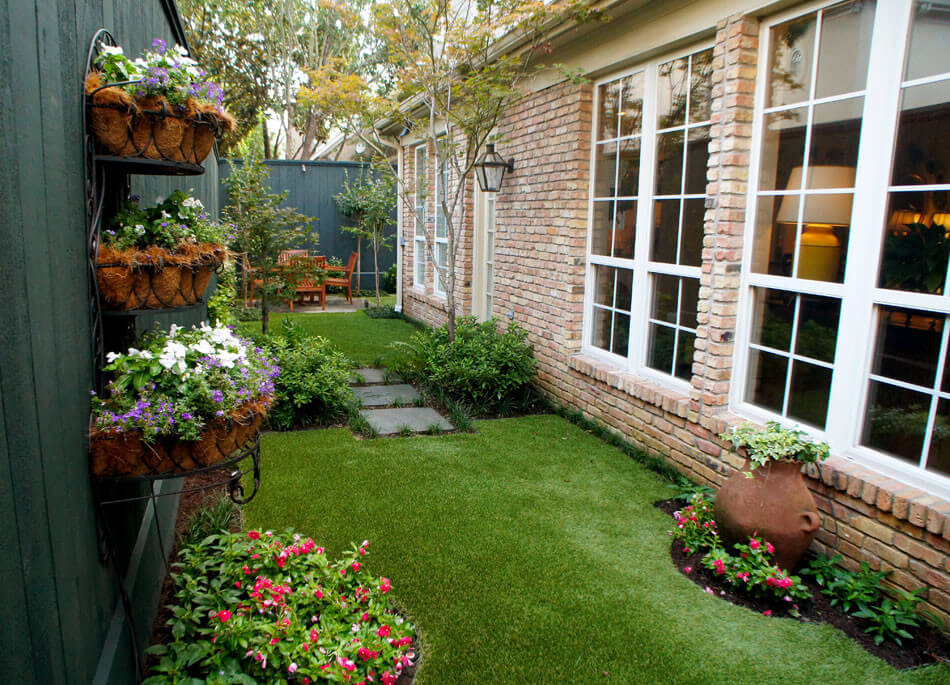 A Small Space Courtyard Garden