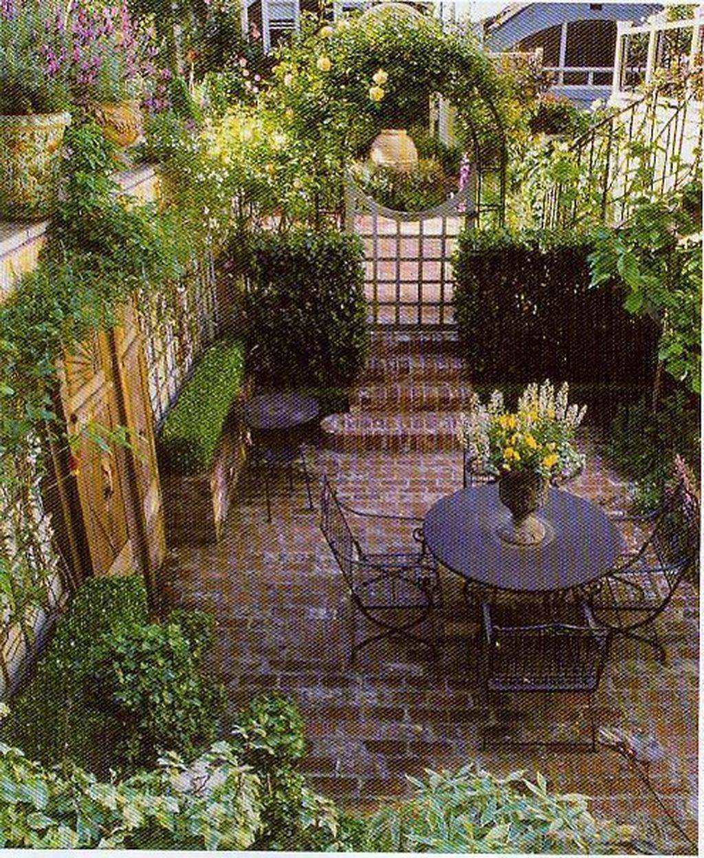 Courtyard Gardens Design