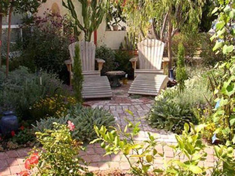 European Style Small Yard Patio Courtyard Exterior Renovation