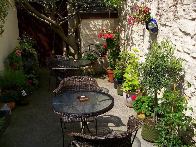 Meditteranean Courtyard Tuscan Garden Design