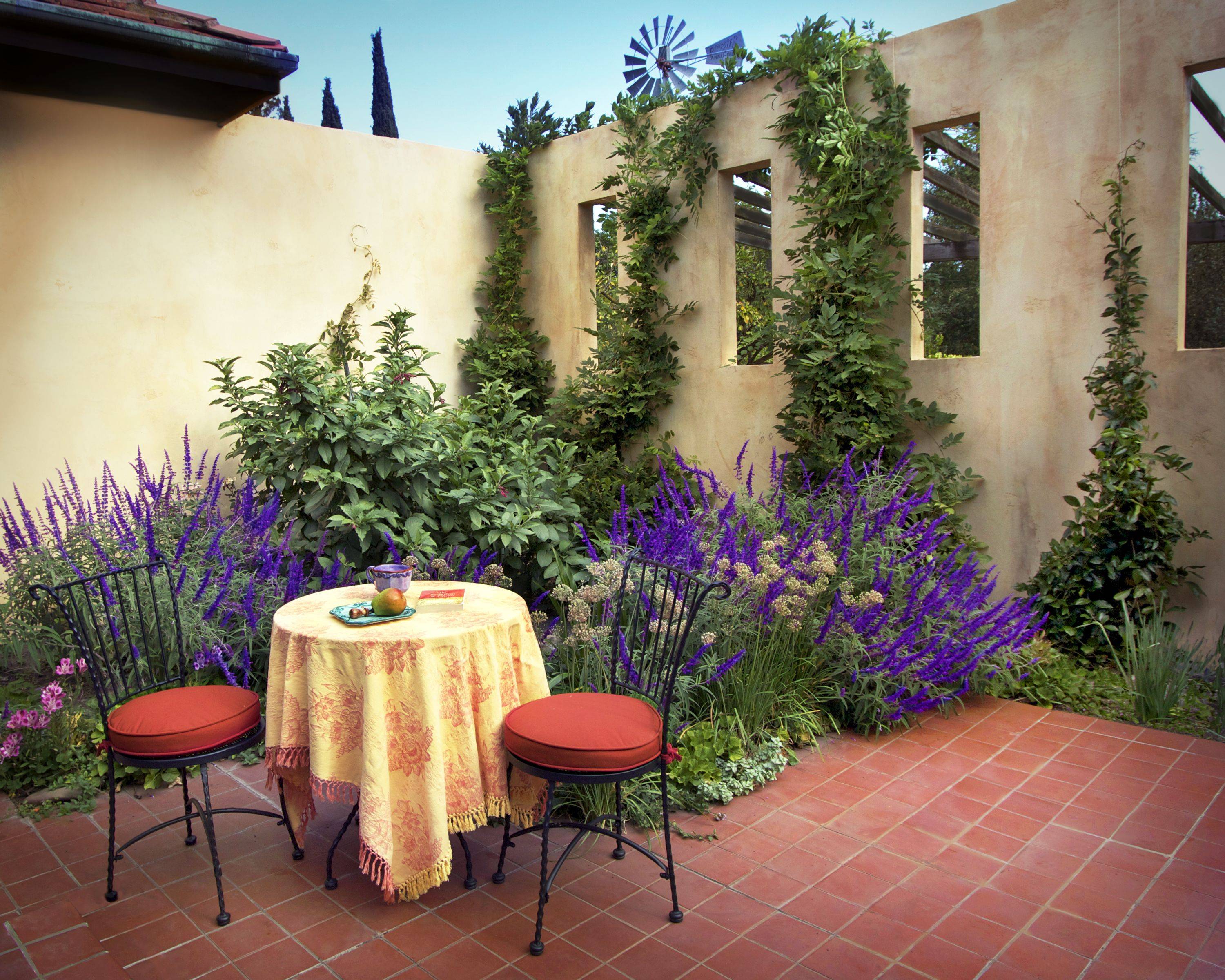 Nice Lovely Mediterranean Garden Design Ideas