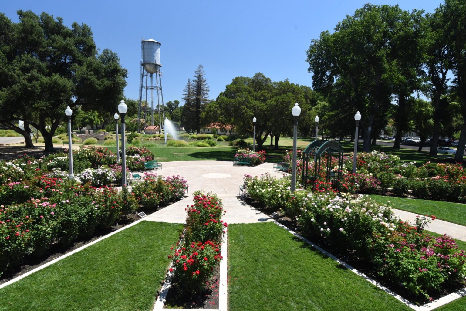 International World Peace Rose Garden Downtown Sacramento Tips