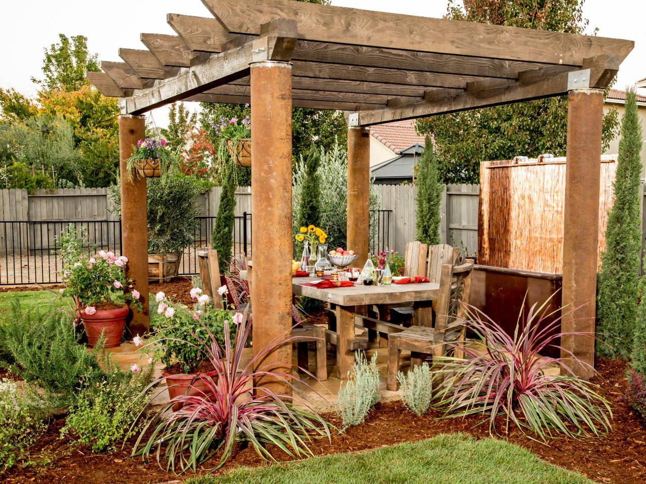 Pergola Backyard Cottage