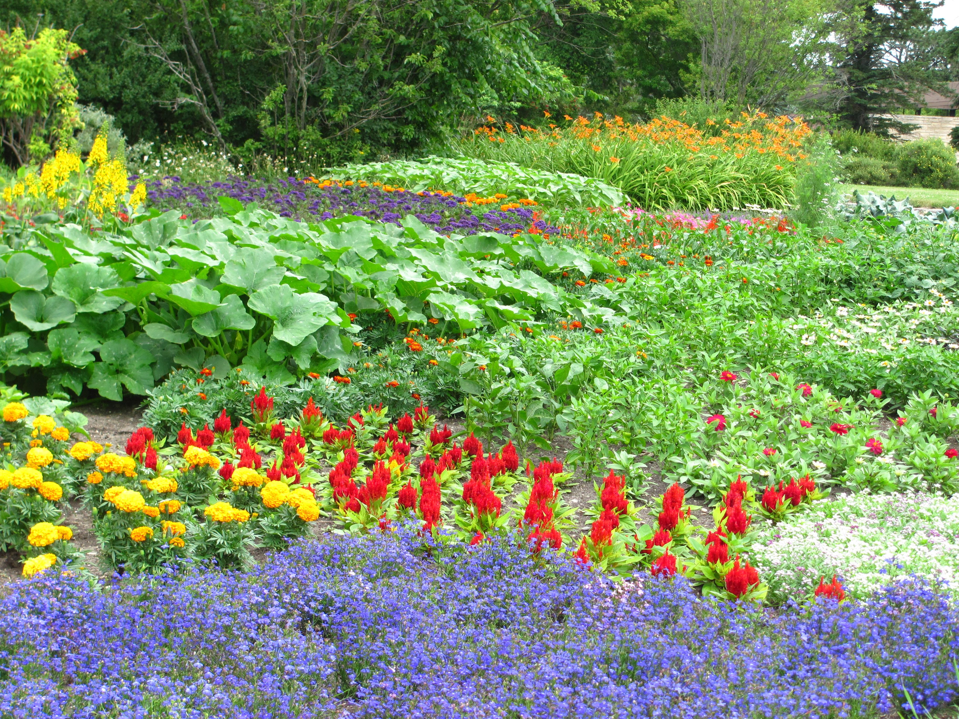 Colorful Peace Poles Design Ideas