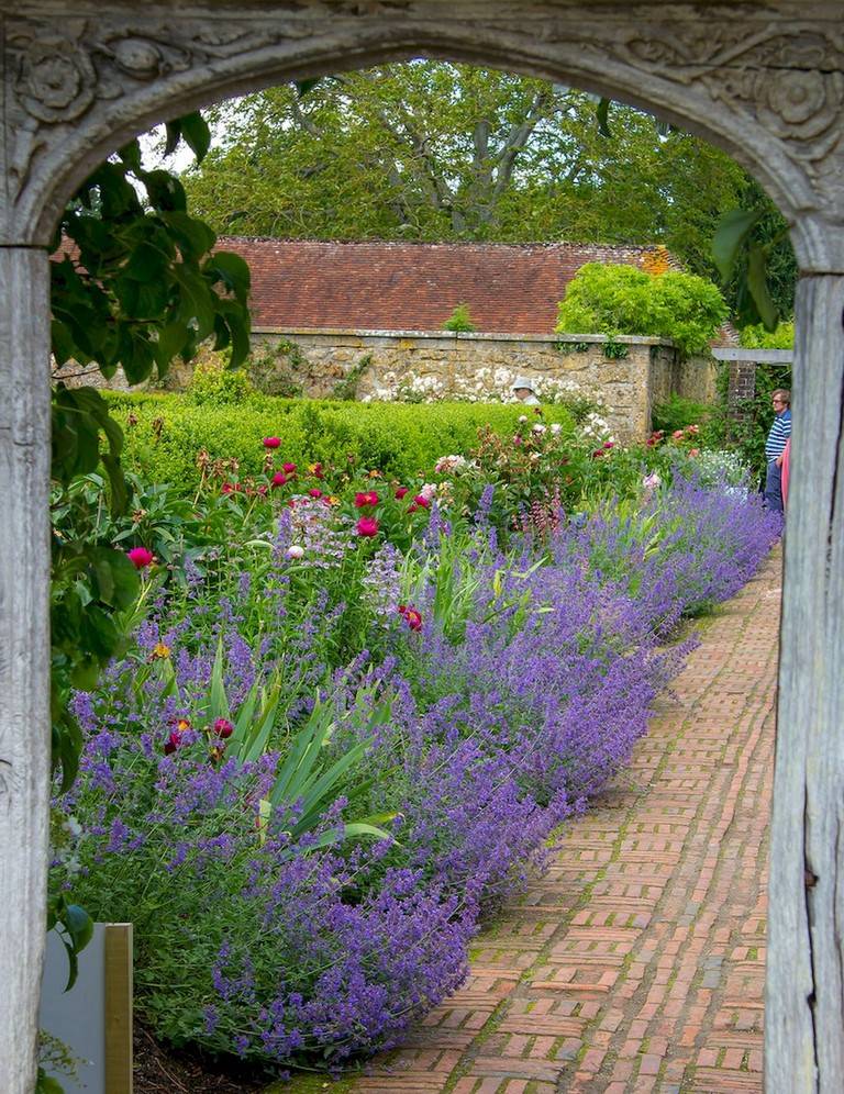 Perfect Front Yard Cottage Garden Ideas
