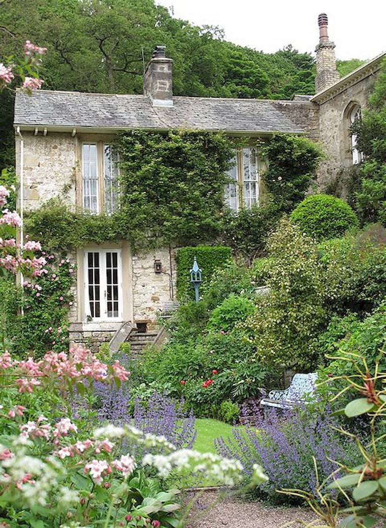 Charming English Garden Designs