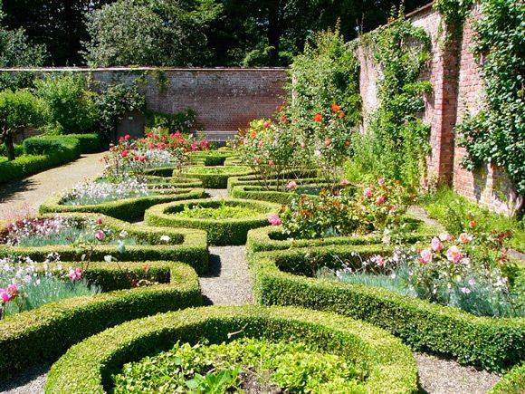 Gap Gardens Formal Rose Garden