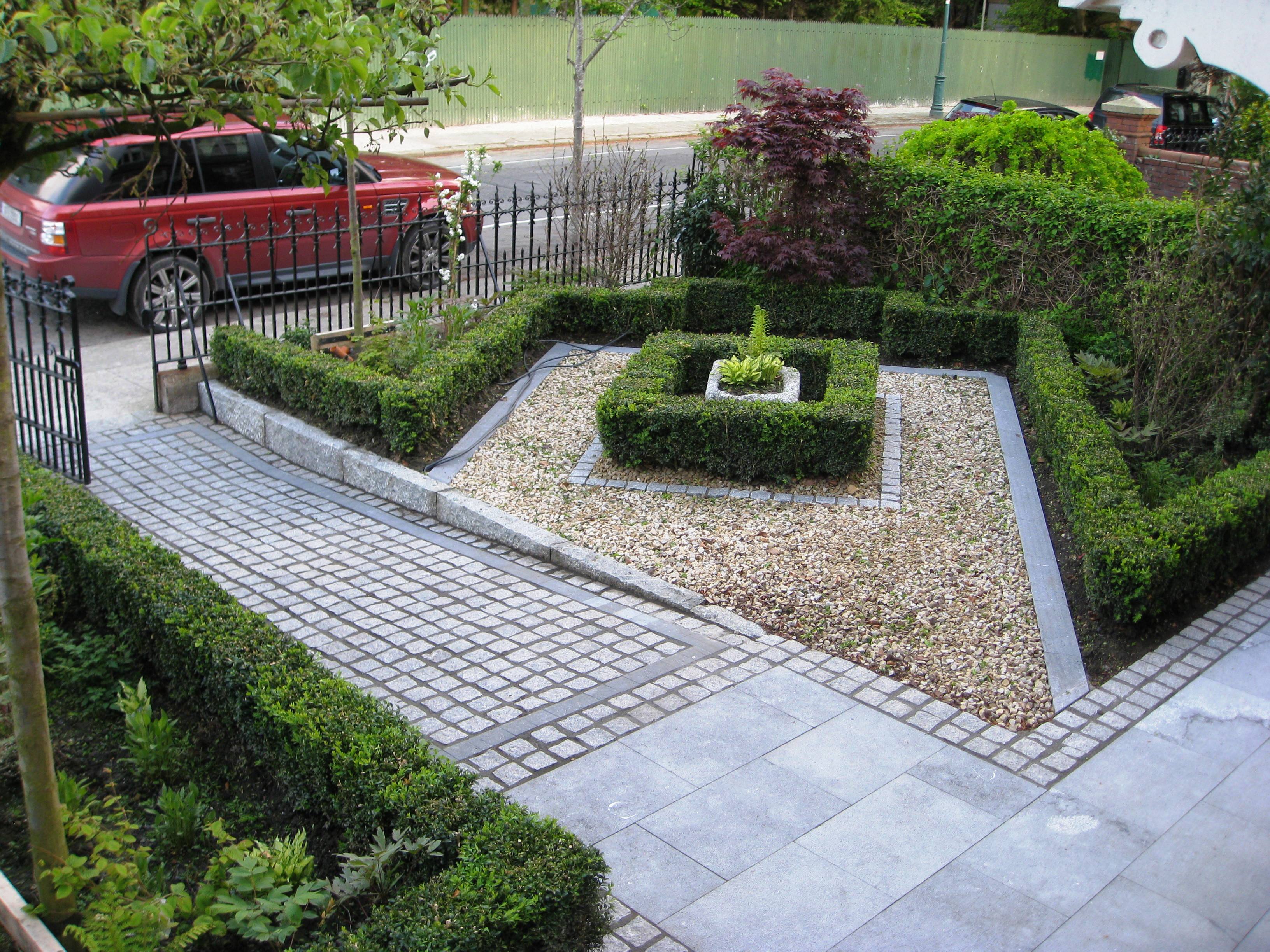 Our Courtyard Front Yard Landscaping Design