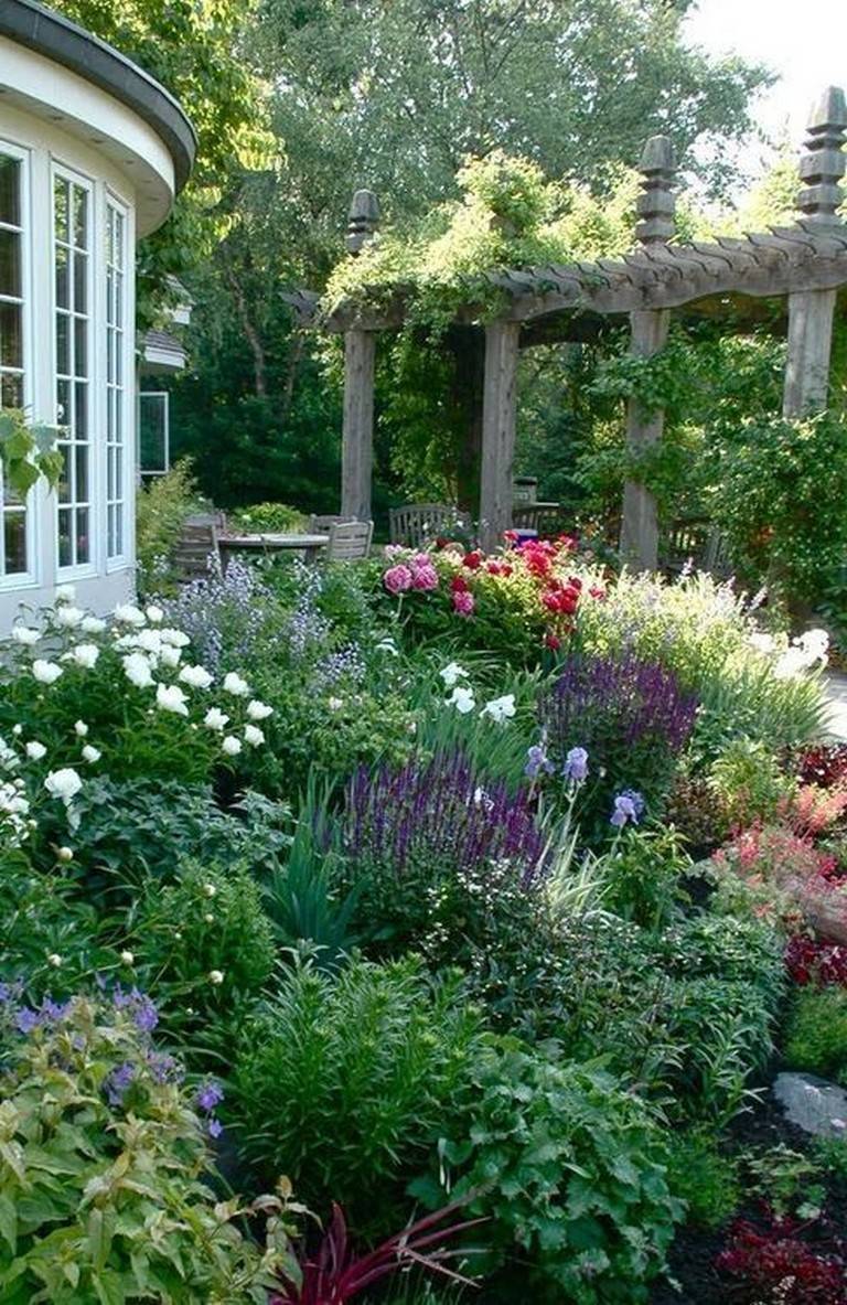 Stunning Front Yard Cottage Garden Landscaping Ideas