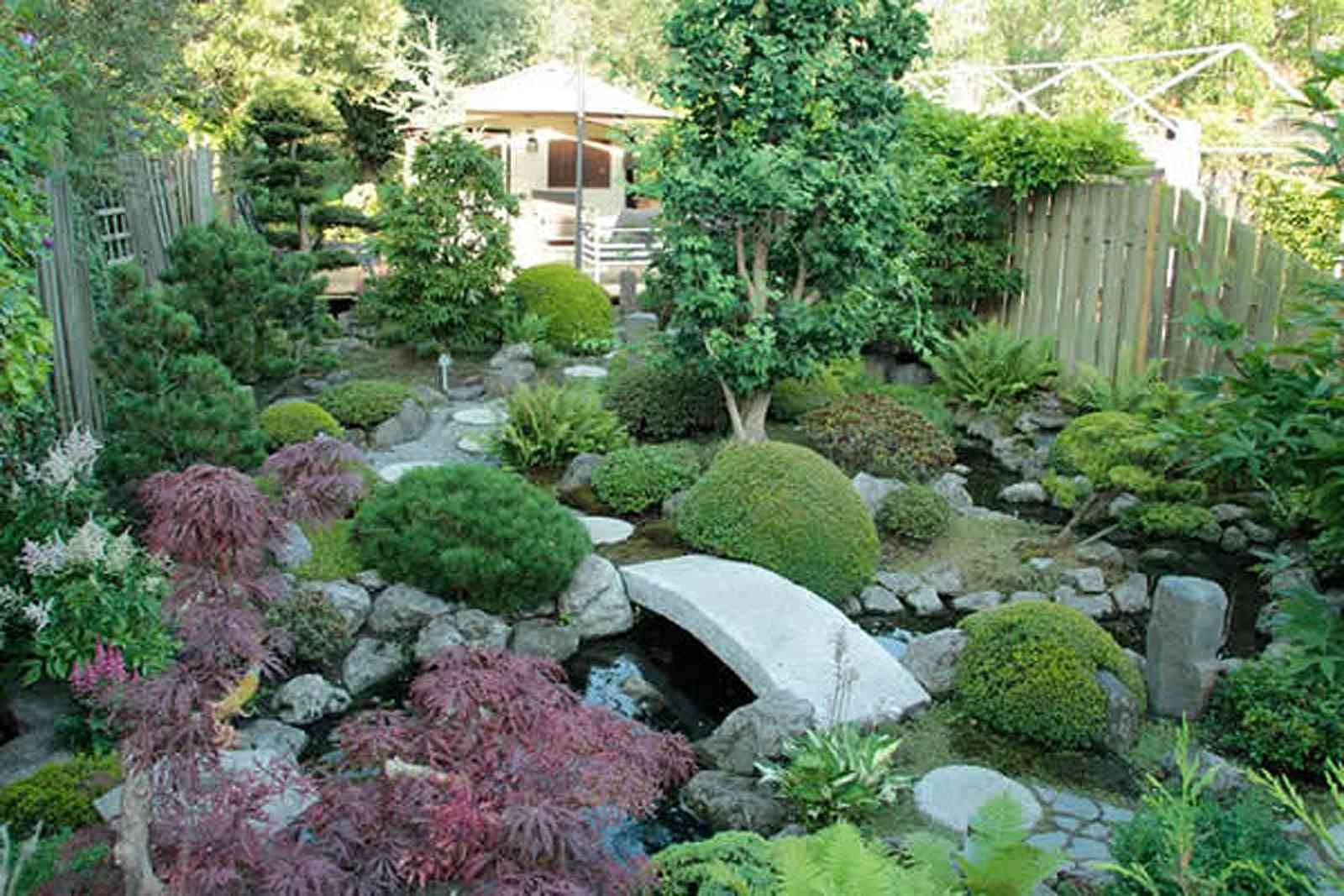 Wonderful Side Yard And Backyard Japanese Garden Design Ideas