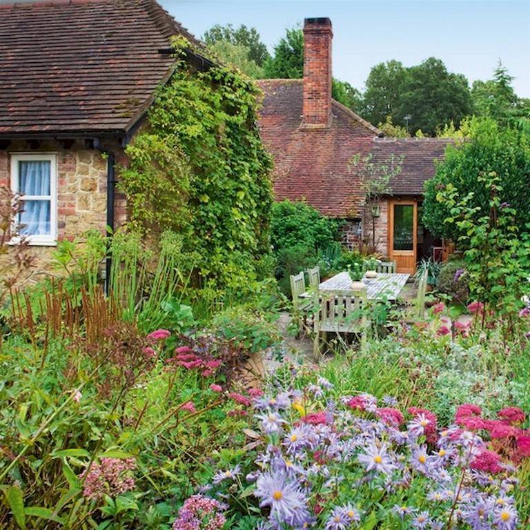 Beautiful Small Cottage Garden Design Ideas
