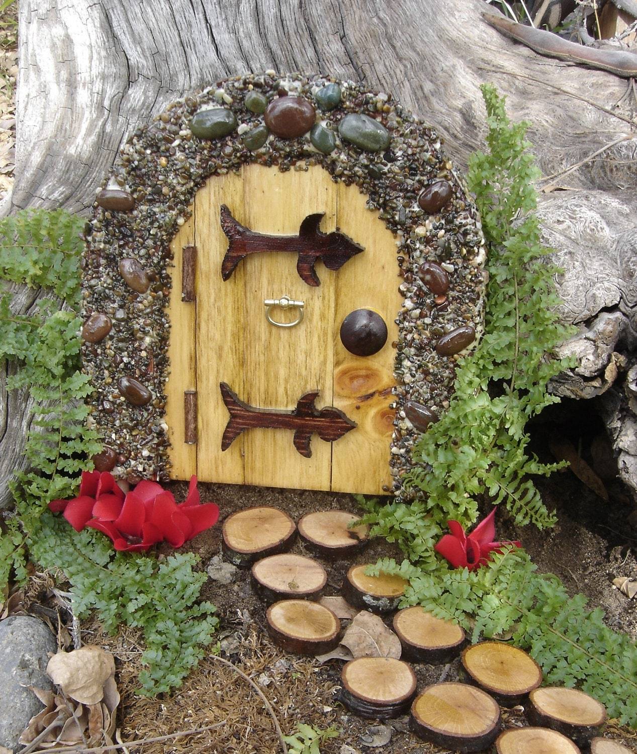 Easy And Lovely Fairy Door Ideas