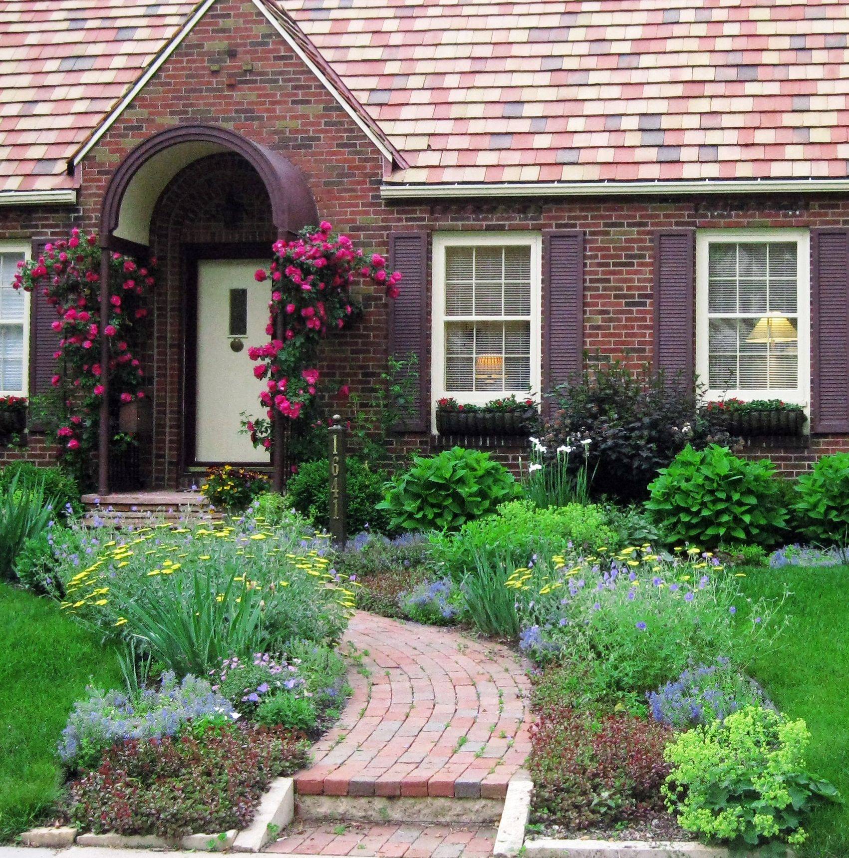 English Cottage Front Yard Michael Glassman