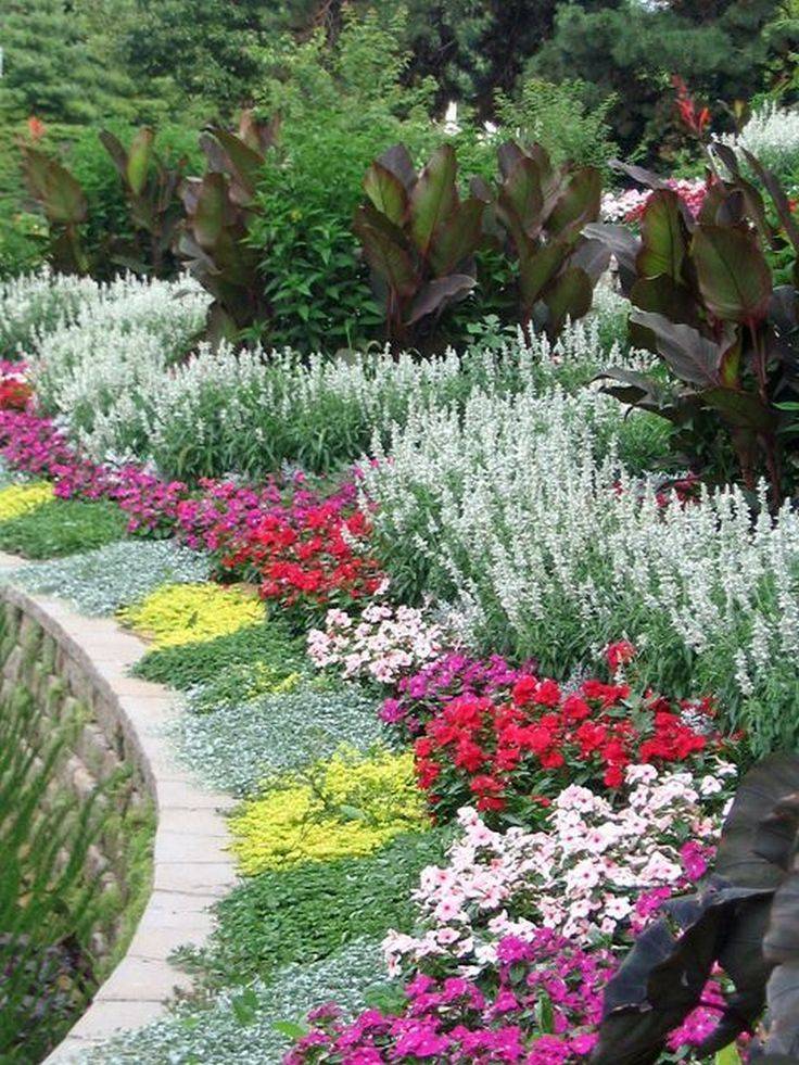 Lovely Flower Beds Design Ideas