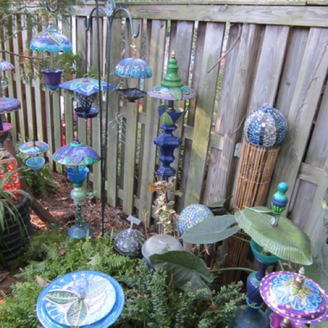 Inspiring Garden Fence Decor Ideas