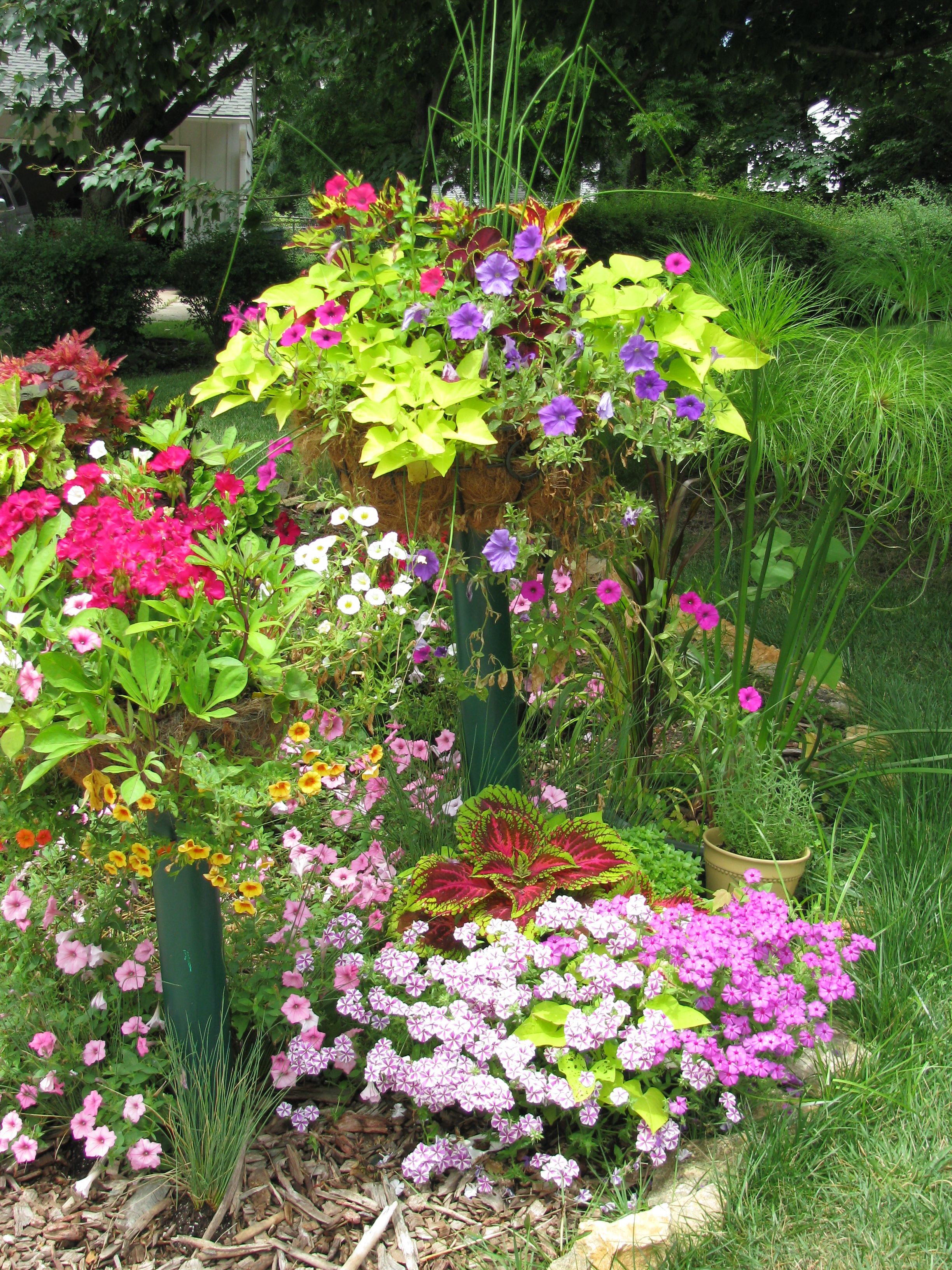 Diy Garden Flower Curb