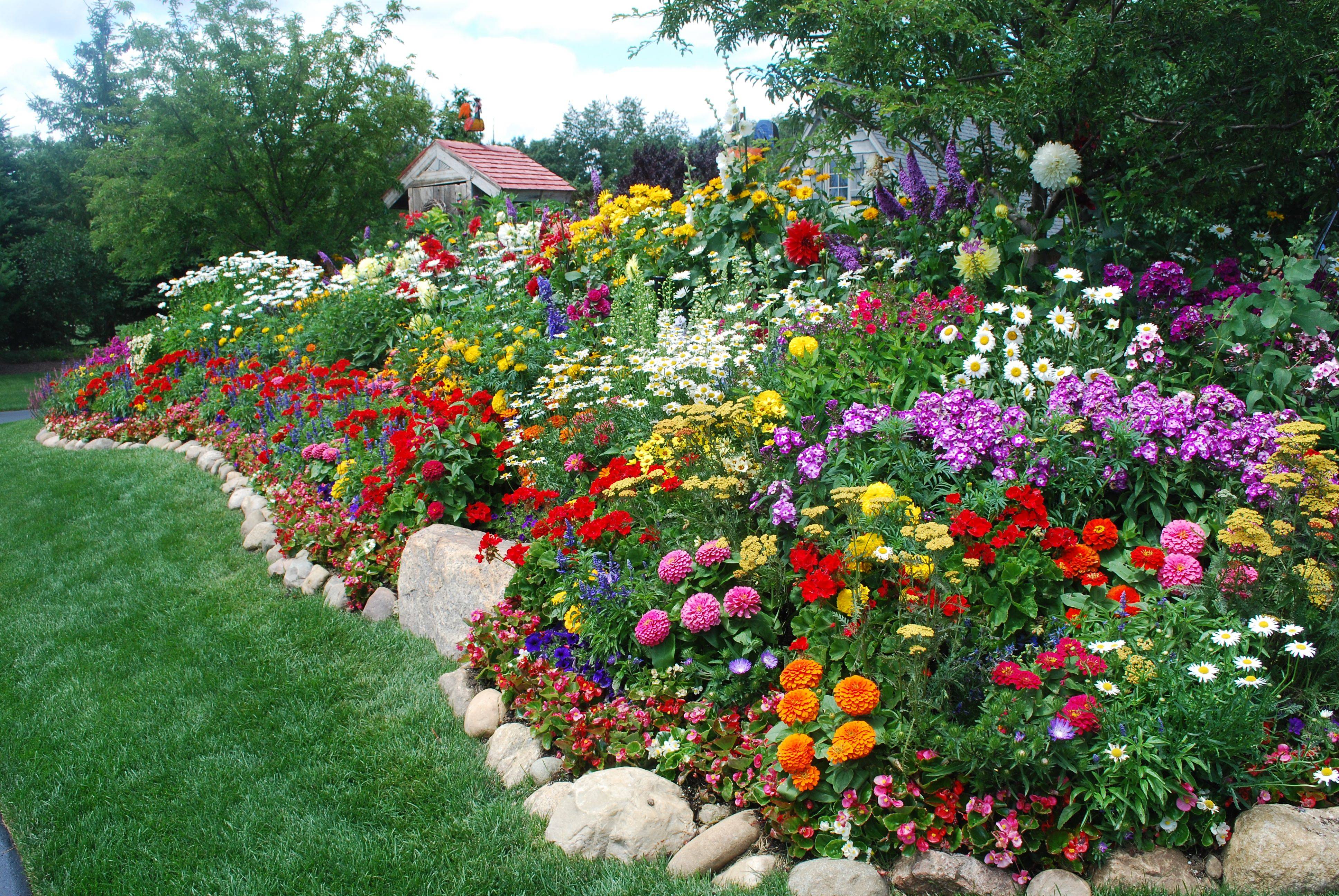 Great Focal Point Small Cottage Garden Ideas