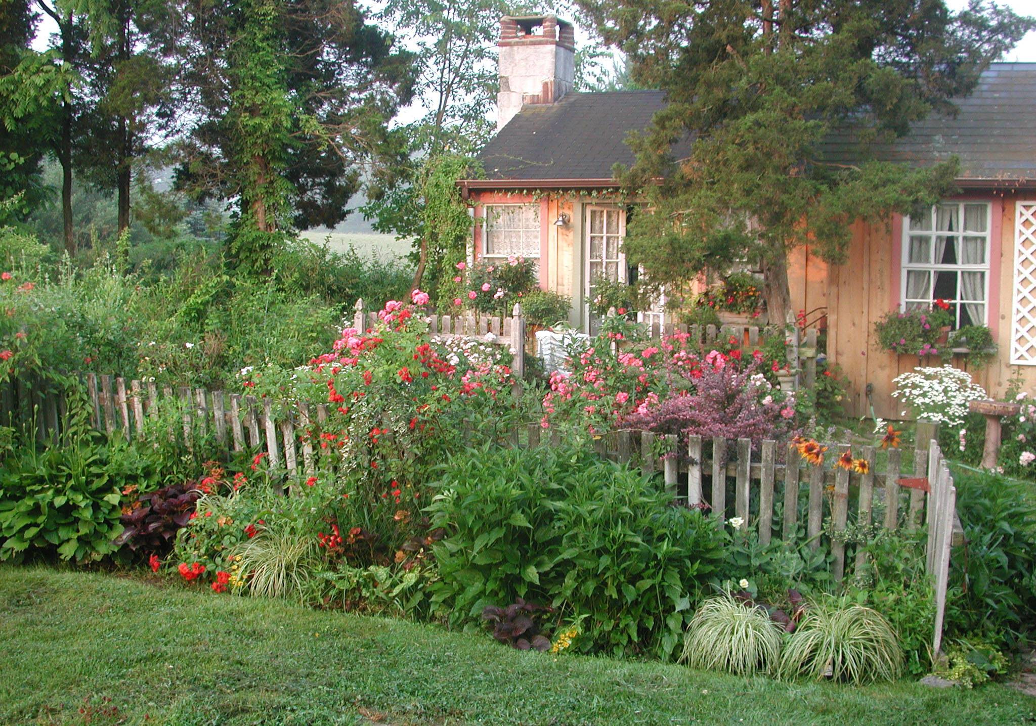Lovely Cottage Garden Design Ideas