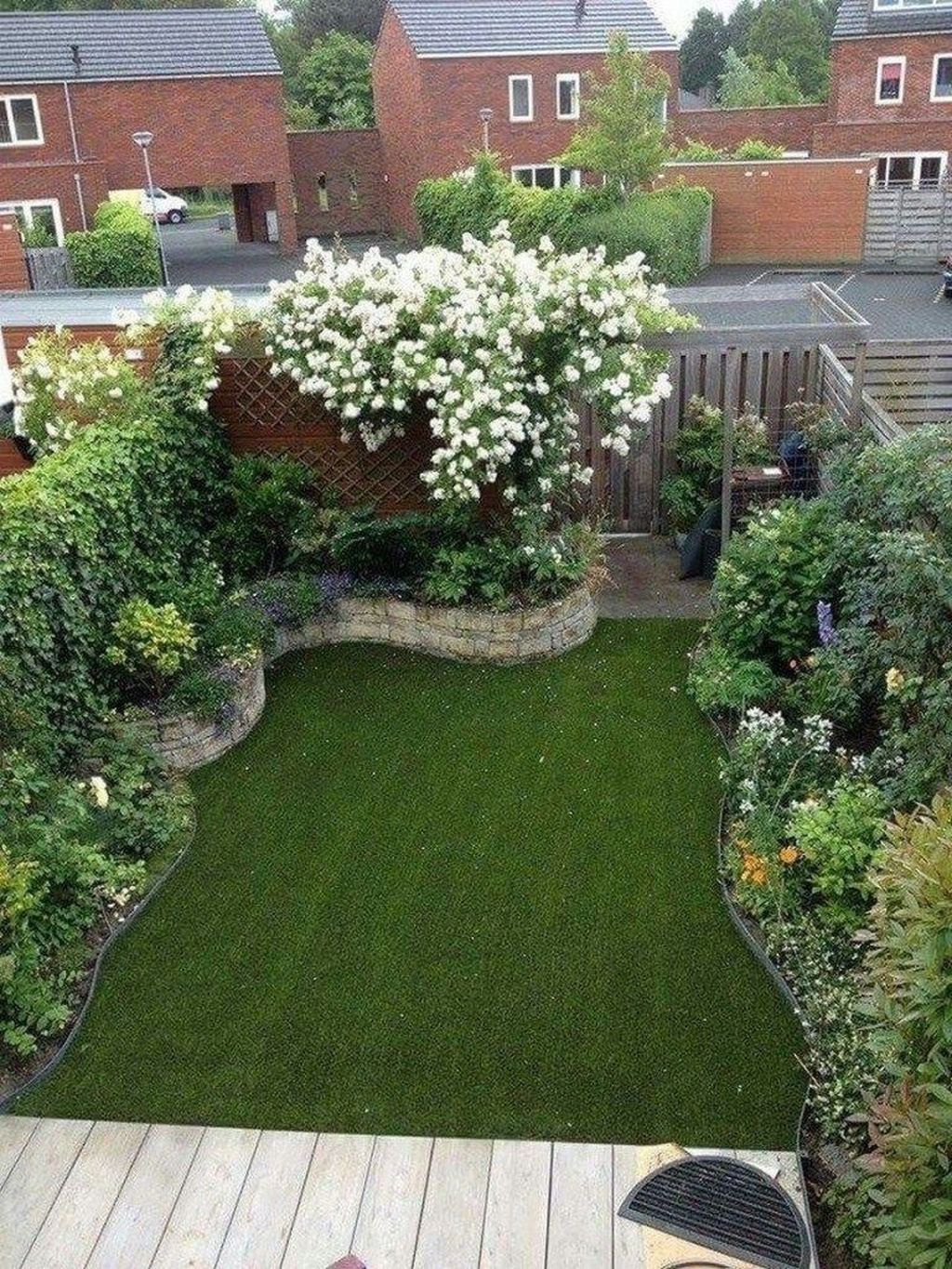 Beautiful Small Front Yard Garden Design Ideas