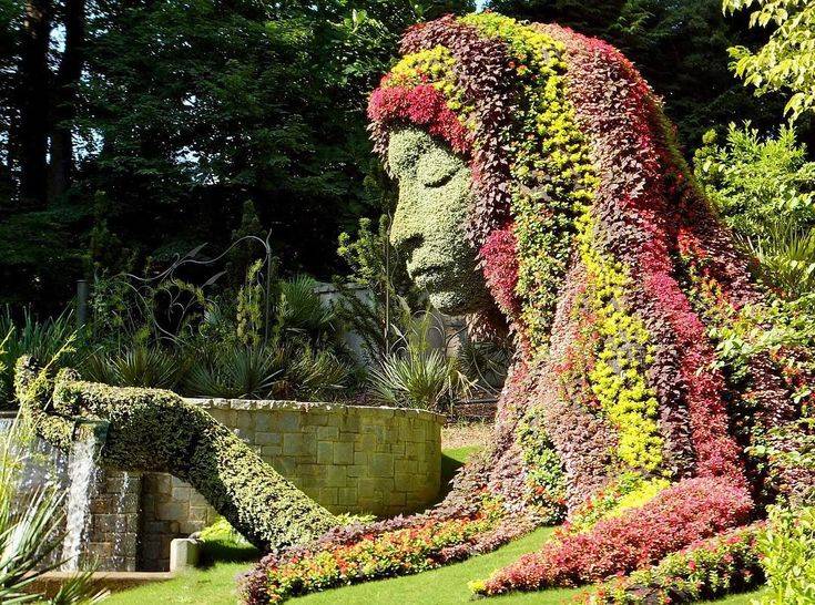 Overscale Sculptures